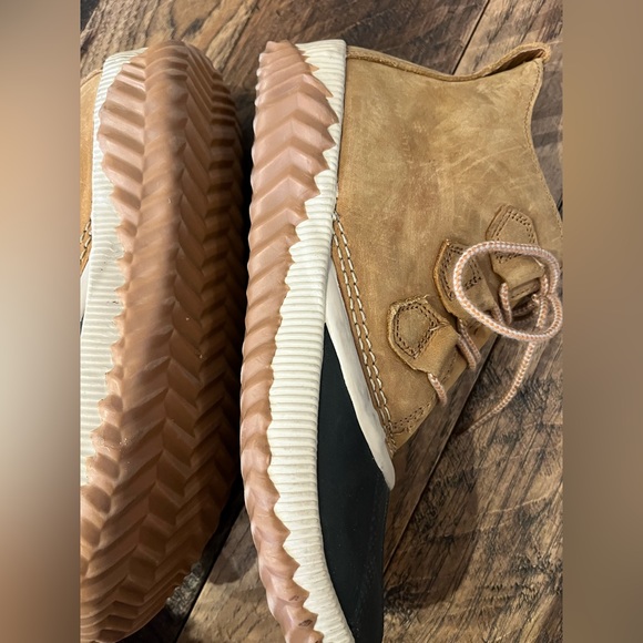 SOREL Out 'N About Womens Tan Boots - Picture 4 of 12